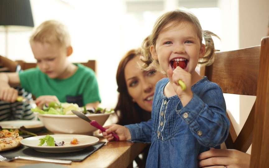 Nutriționista Mihaela Bilic: Pentru cei 7 ani de-acasă, învață ce să-i pui pe masă!