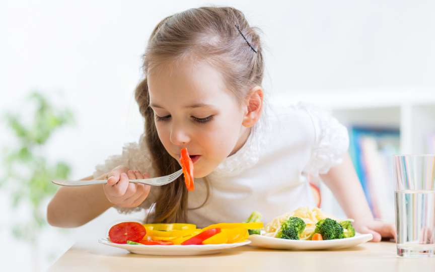 Nutrienții esențiali de care are nevoie un copil pentru o dezvoltare armonioasă