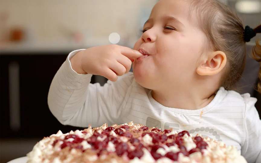 Pofta de dulce la copii: De ce apare și ce alternative sănătoase putem oferi