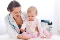 Medic pediatru: Vizitele medicale recomandate în primul an de viață al bebelușului