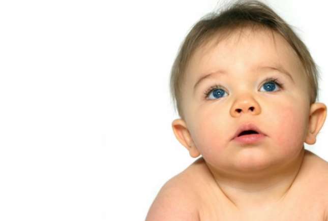 Bebeluşii cu autism gânguresc diferit faţă de cei sănătoşi