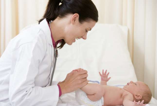 Medic pediatru despre labiile mici lipite la fetițe