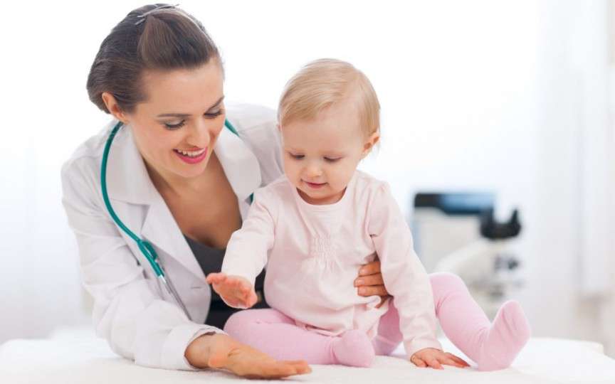 Medic pediatru: Vizitele medicale recomandate în primul an de viață al bebelușului