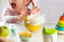 Bebe refuză mâncarea. Cauze, soluții și grafice de alimentație în primul an