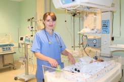 Îngrijirea nou-născutului acasă: Sfaturile neonatologului pentru proaspeții părinți
