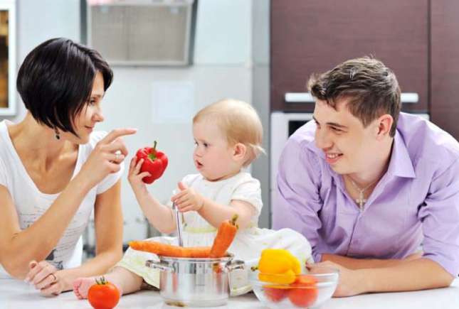 De ce ar trebui să aștepți până când bebe împlinește 6 luni ca să începi diversificarea?