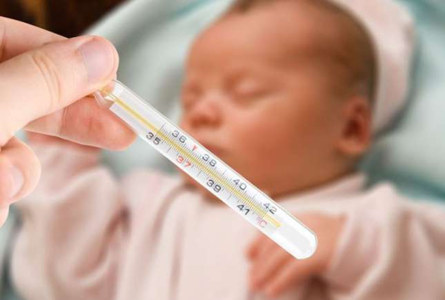 Medic pediatru: 5 mituri despre febra la copii
