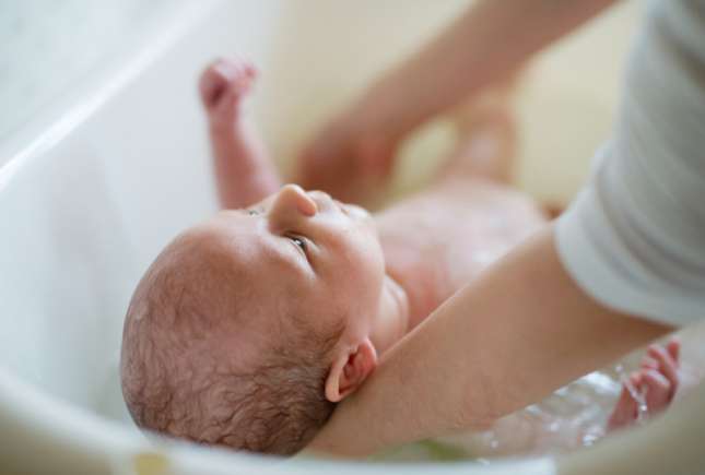 4 dintre cele mai frecvente întrebări despre băița bebelușului