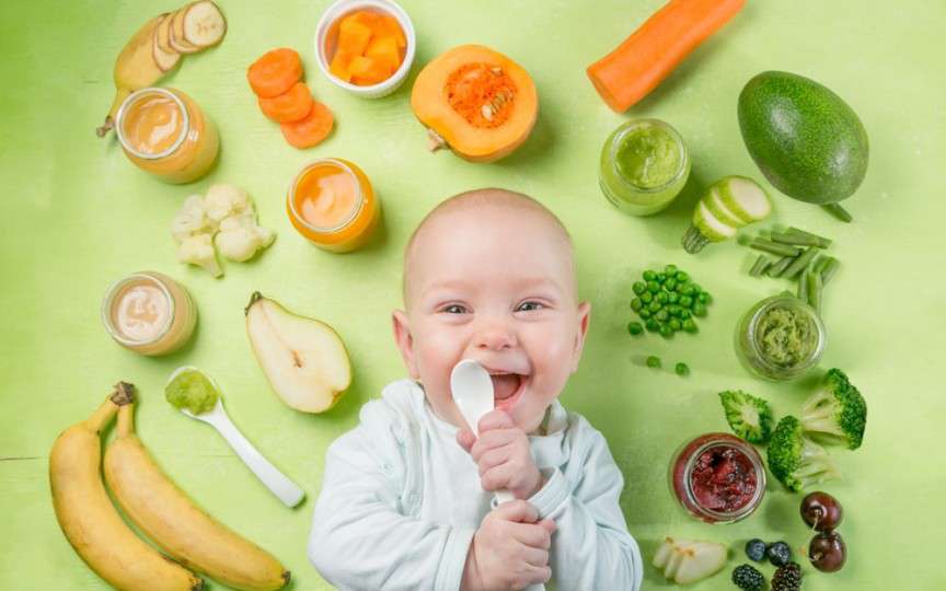 Diversificarea alimentației la bebeluși: explicații pas cu pas