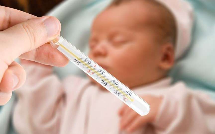 Medic pediatru: 5 mituri despre febra la copii