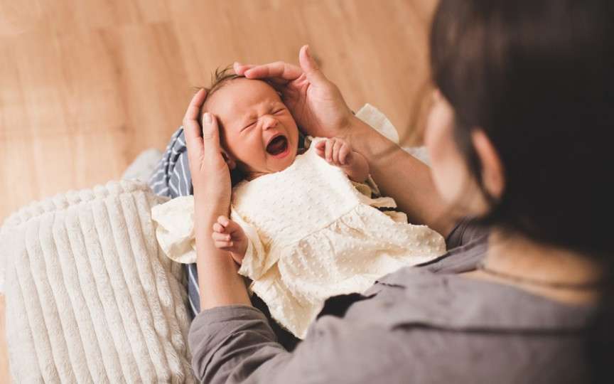 Cele 5 S-uri care promit să liniștească un bebeluș care plânge