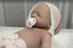 A fost inventat bebelușul-robot, care te ajută să te pregătești de maternitate