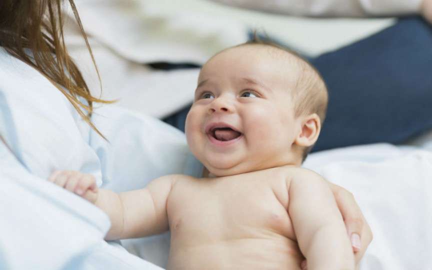 Lucruri ciudate, dar absolut normale la bebeluși