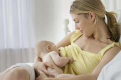10 sfaturi pentru o alăptare de durată de la mamele cu experiență