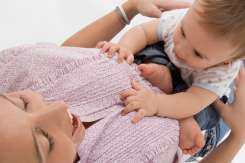 Înţărcarea - grea încercare: cum au depăşit-o mămicile şi ce recomandări are medicul-pediatru