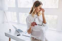 Nașterea naturală și miopia: opinia specialiștilor