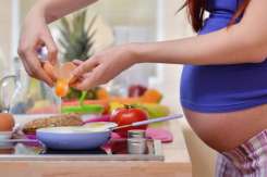 Nutriţionist: Ce trebuie să mănânce o femeie însărcinată