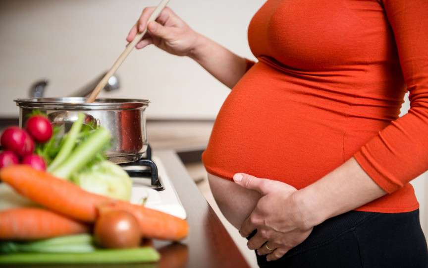 Ce să nu mănânci când ești însărcinată – sfaturi de la specialist