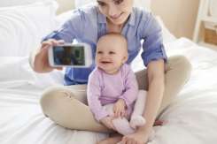 Mamele care postează mereu pe Facebook despre copiii lor sunt depresive