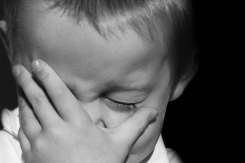 E o problemă dacă copiii își văd părinții dezbrăcați? Ce părere are bloggerița Prințesa Urbană