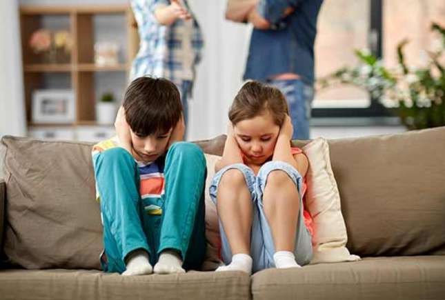 Cum afectează certurile părinţilor creierul copiilor? Răspunde psihoterapeutul
