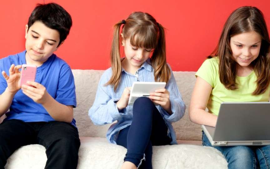 Experiment: Ce se întâmplă când copiii nu au acces la Internet o zi întreagă