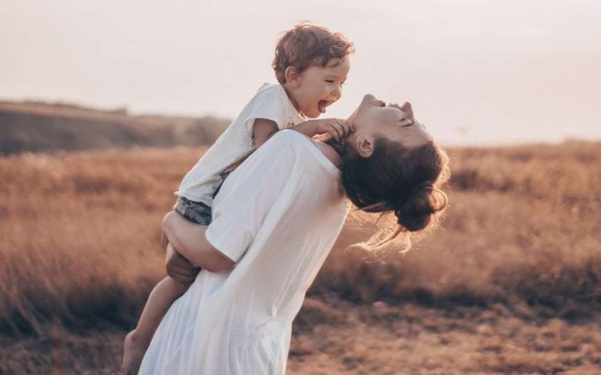 7 emoții pe care le înțelegi abia când devii mamă