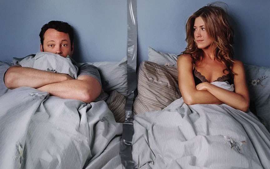 Somnul separat în cuplu: semn de despărțire sau soluția pentru un mariaj fericit?