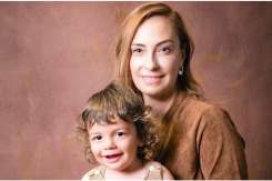 A așteptat 20 de ani să devină mamă: Am la activ peste 350 de injecții în burtă și am căzut în genunchi de fiecare dată când vedeam doar o linie