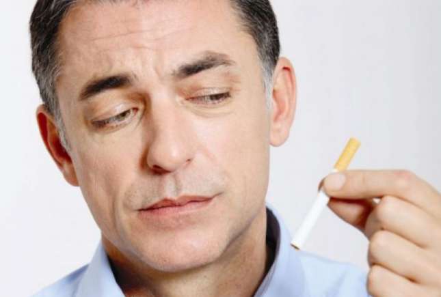 Motivele pentru care viitorii tătici ar trebui să renunţe la fumat