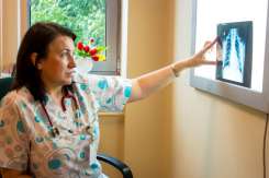 Câţi copii „încap” într-o zi de muncă a unui medic pediatru