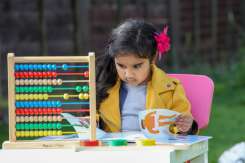 La numai 4 ani, o fetiță din Marea Britanie are un IQ comparabil cu al lui Einstein