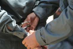 Pios în comunitate, violator acasă. Un pastor din Arad și-a siluit cele trei fete. Ororile au ieșit la iveală târziu