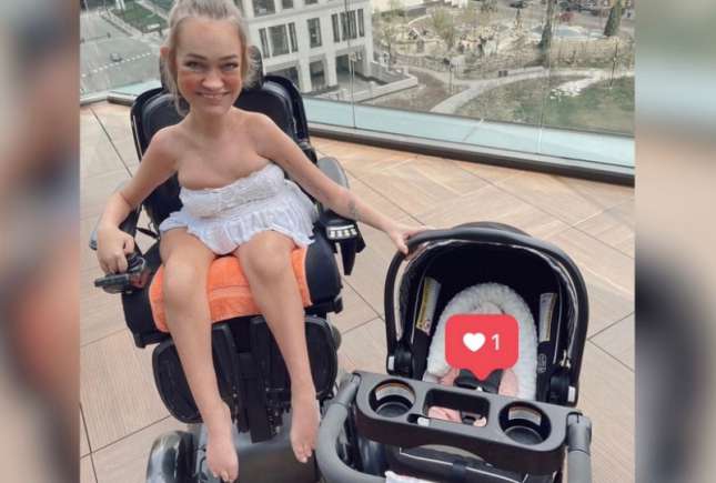 Cum arată, la două luni de la naștere, Ari Jacqueline, fetița a cărei mămică s-a născut cu o dizabilitate genetică rară