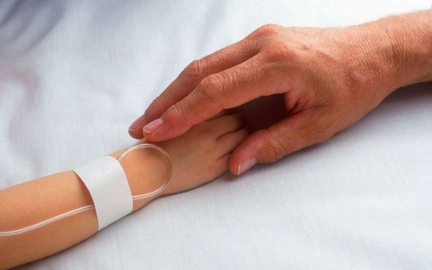 Au depășit durerea de a-și pierde copiii și luptă pentru a salva alte vieți