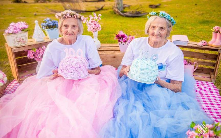Gemenele care au împlinit 100 de ani, într-o ședință foto emoționantă