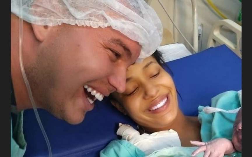 Fotografie virală: Imediat cum a venit pe lume, i-a zâmbit tatălui său: „În acel moment, mi-am dat seama ce e dragostea”