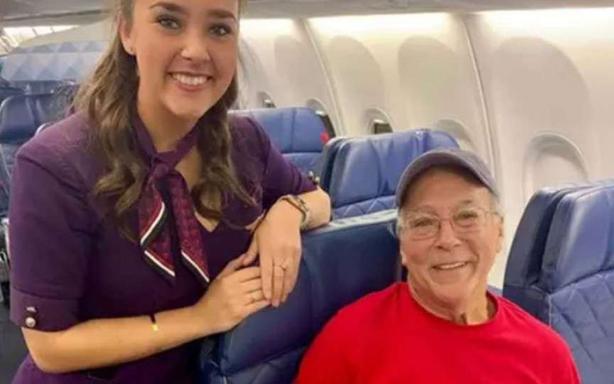 A cumpărat 6 bilete de avion pentru zborurile din ziua de Crăciun doar pentru a fi alături de fiica sa, stewardesă
