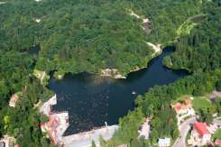 Nu poți rămâne însărcinată? Lacul Ursu din România îți poate veni în ajutor