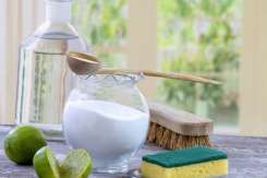 Soluții de curățare pe care le poți face din produsele găsite în fiecare gospodărie