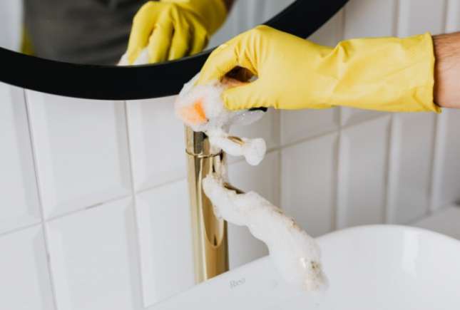 Trucul ingenios care va face ca robineții tăi să strălucească. Ai nevoie de 2 ingrediente, iar curățenia va fi mai ușoară ca oricând