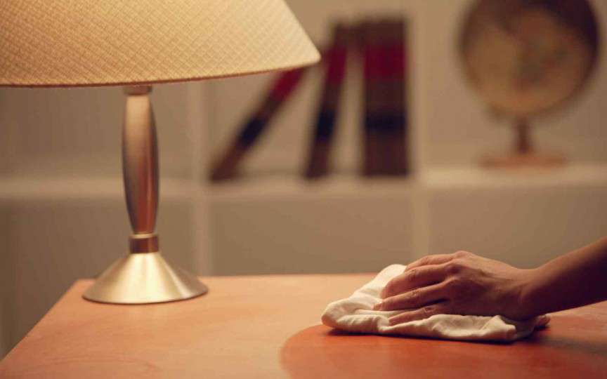 8 trucuri practice care te vor scăpa de praful din casă