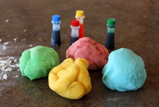 Cum să faci plastilina acasă