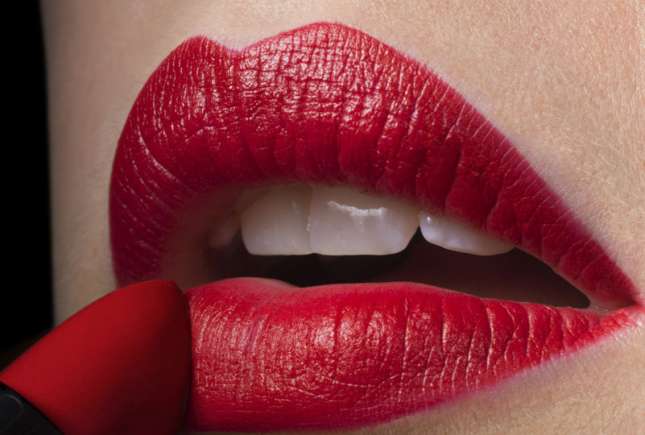 Truc simplu pentru ruj rezistent întreaga zi: Sfaturi profesionale de beauty