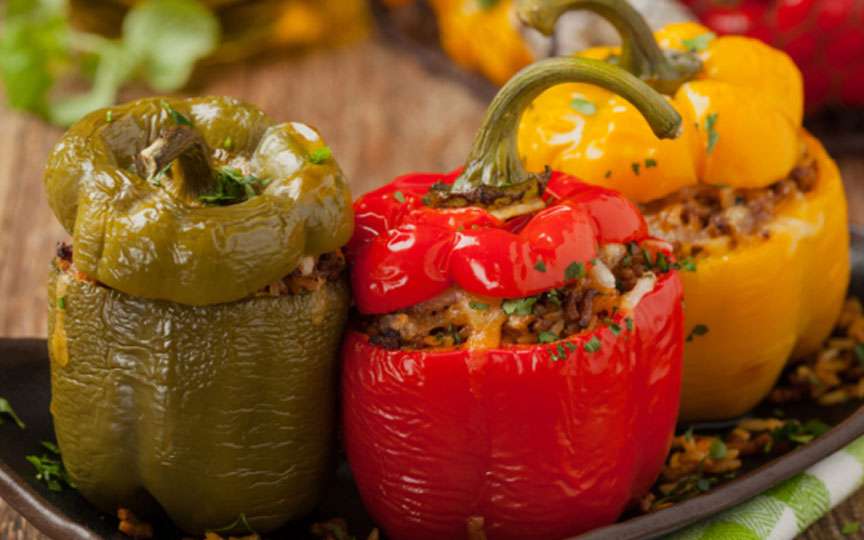 Ardei umpluți cu carne, orez și ciuperci: rețetă delicioasă și aromată