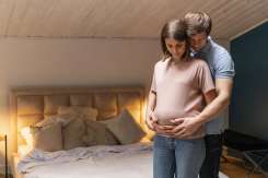 Pneumonia intrauterină: cauze, simptome și cum poate fi prevenită