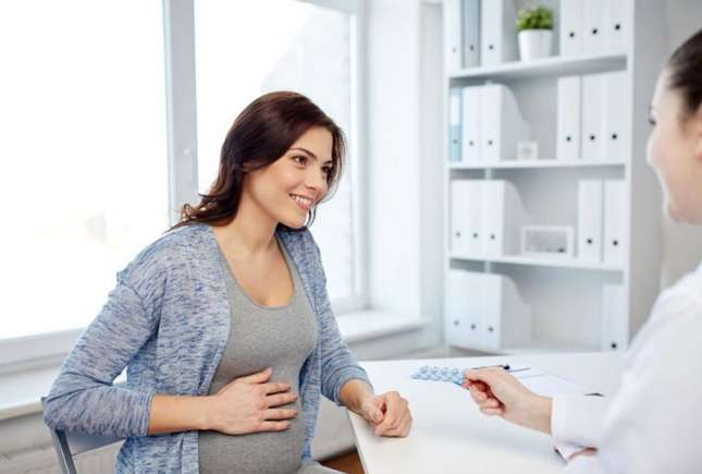 Antibioticele în sarcină: care sunt sigure, care prezintă riscuri și cum să le folosești corect