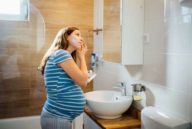 5 probleme ale pielii în sarcină și cum le poți trata în siguranță