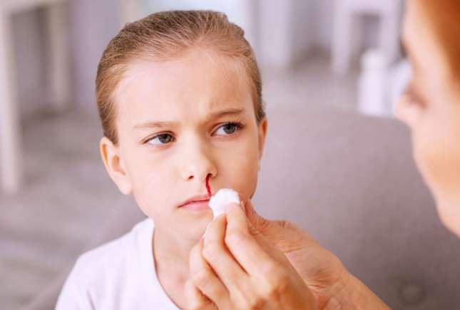 Sânge din nas la copii: cauze, primul ajutor și prevenție