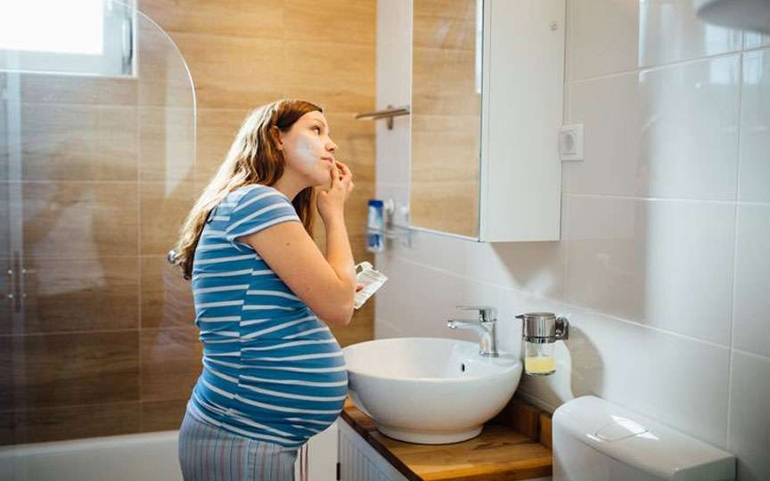 5 probleme ale pielii în sarcină și cum le poți trata în siguranță
